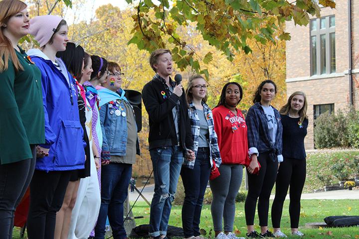 Elligues, led by senior Daniel Williams, performing on Oct. 31, 2018 in the Lower Quad. Elligues, led by senior Daniel Williams, performing on Oct. 31, 2018 in the Lower Quad. Photo by Natalie McMillan.
