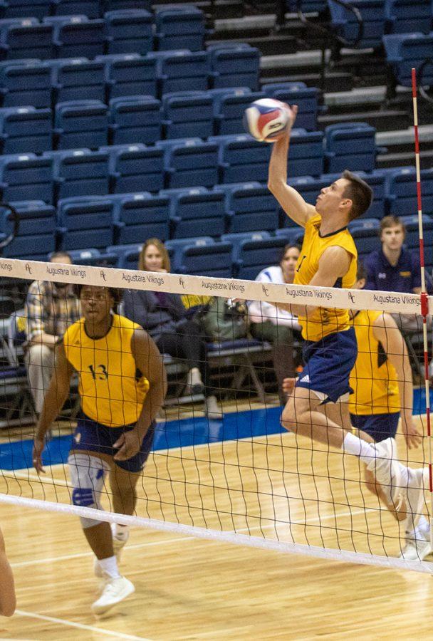 Men’s volleyball starts off season with loss at home