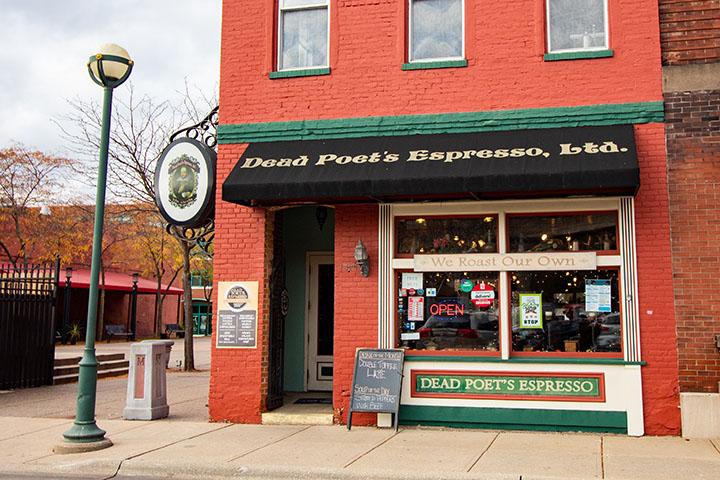 Dead+Poet%E2%80%99s+Espresso%2C+a+local+coffeehouse+located+at+1525+3rd+Ave+in+downtown+Moline%2C+IL%2C+serves+up+fresh+brews%2C+warm+breakfasts+and+lunches+daily.+Open+6%3A30+am+to+4+pm+Monday+through+Saturday%2C+Dead+Poet%E2%80%99s+Espresso+is+a+popular+and+tasty+choice+for+a+local+Fall+date+with+your+significant+other.%0A